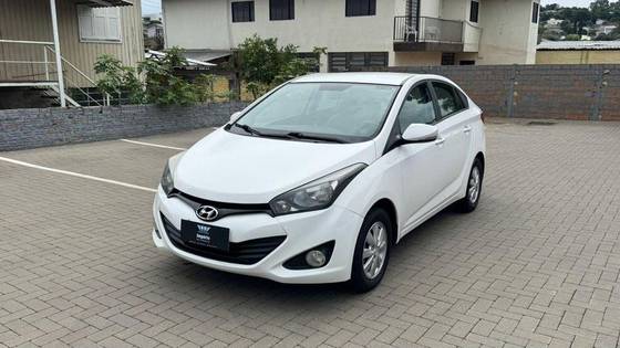 HYUNDAI HB20S 1.6 COMFORT PLUS 16V FLEX 4P AUTOMÁTICO HYUNDAI HB20S 1.6 COMFORT PLUS 16V FLEX 4P AUTOMÁTICO